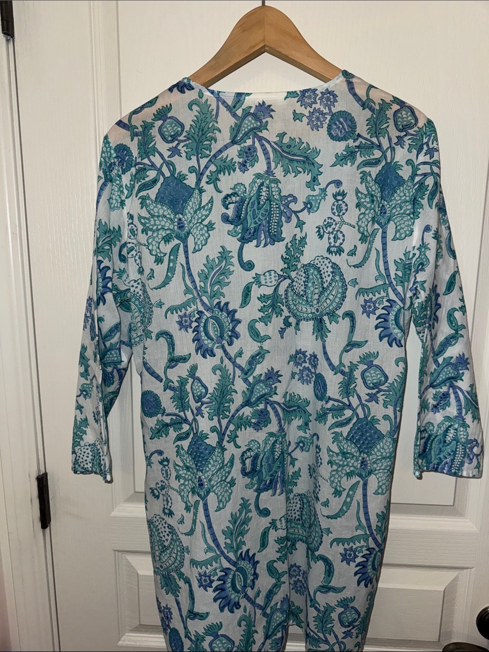 Roller Rabbit Teal & White Floral Long-Sleeve Tunic Dress. Amanda Kurta. - Picture 4 of 6